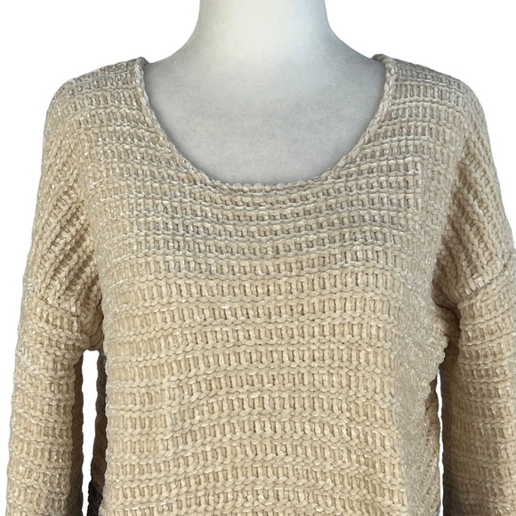 ALYA CHENILLE STYLE PULL OVER SCOOP NECK SWEATER - Picture 3 of 12